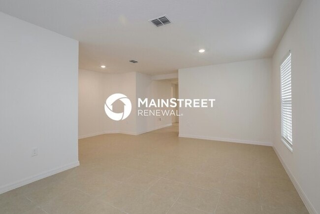 Photo - 4 Bedroom Pet-Friendly Home in Mascotte, FL with Main Street Renewal