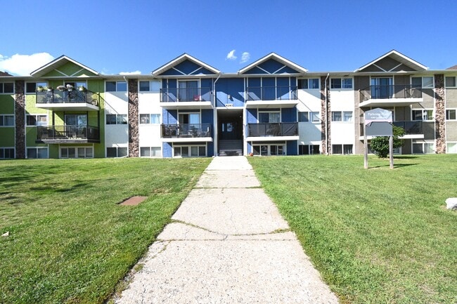 Building Photo - 213-4280 Quentin Avenue, Prince George, BC, Canada Unit 213