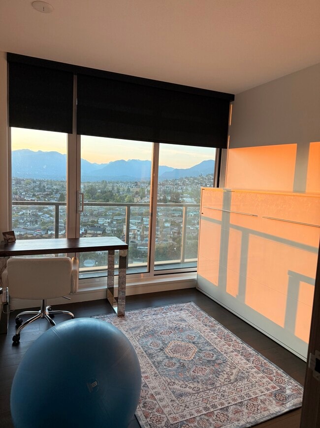 Photo - 4880 Lougheed Hwy Unité Serene Haven: Luxe 3 Bedr