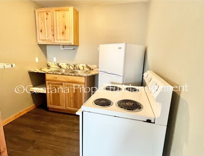 Photo - 611 E 6th St Unidad 611 E. 6th St.  B