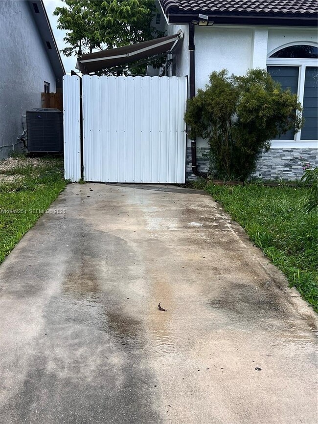 Building Photo - 14763 SW 173rd Terrace Unit 1