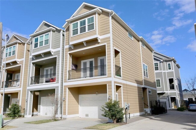 Photo - 1227 W 19th St Unit A