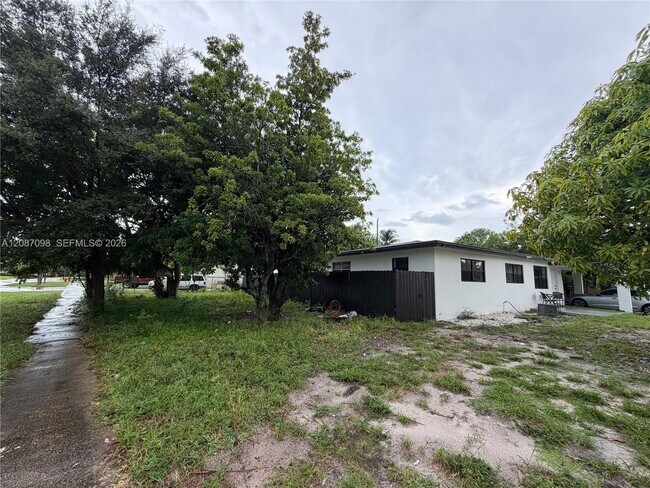 Photo - 1200 NW 18th Ct