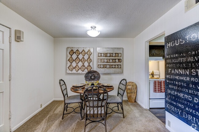 1BR, 1BA - 727SF - Dining Room - Lantern Village