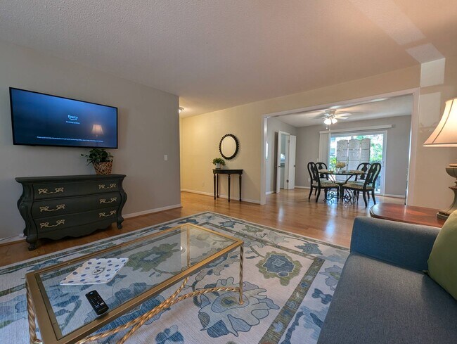 Photo - 3600 Chateau Dr