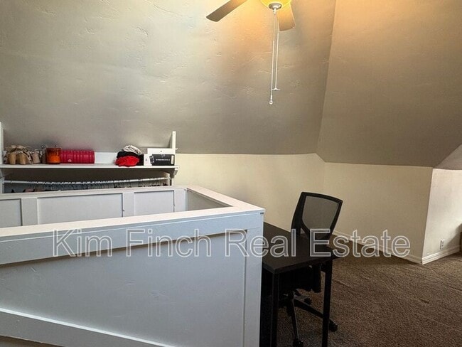 Photo - 1149 S Lk St