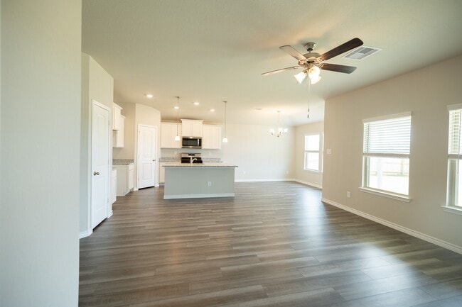Photo - 700 Davy St