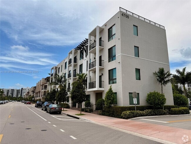 Building Photo - 4700 NW 84th Ave Unit 36 Rental
