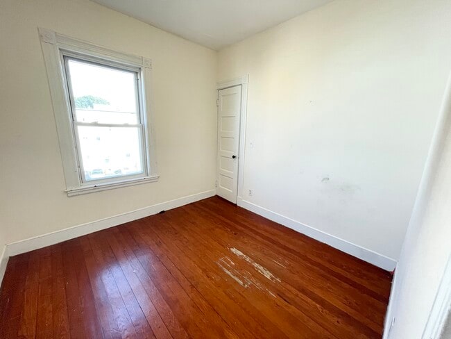 Photo - 19 Eastman St Unit 3