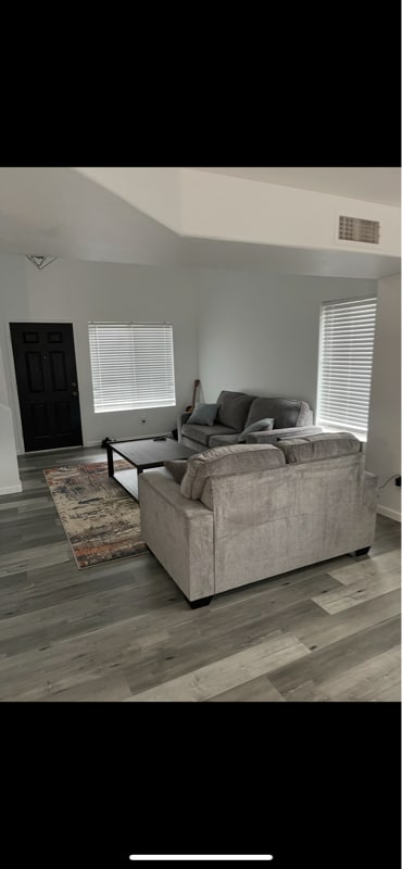 Photo - 1367 E 10th Pl