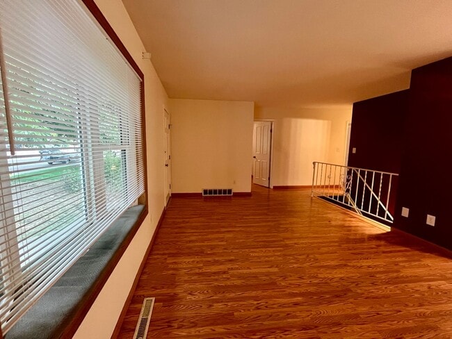 Photo - Great Yard, awesome deck, fantastic spot!