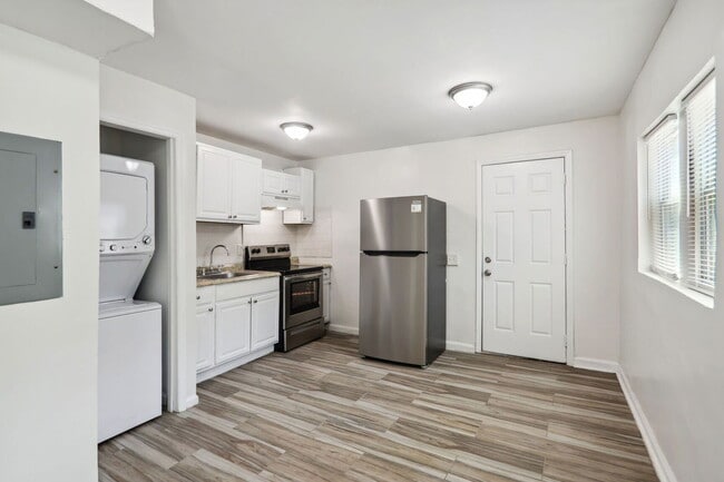 Photo - 619 Oliver St NW Unit A