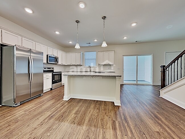 Photo - 315 Lakeside Blvd