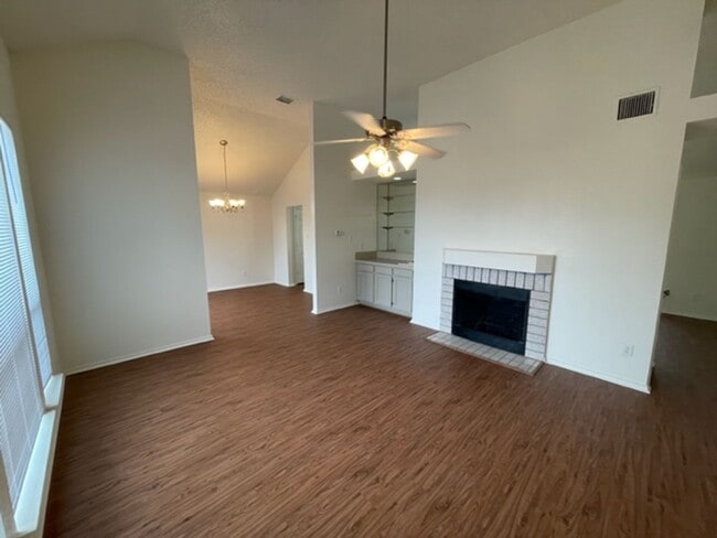 Photo - Beautiful 2 Story Updated Home in Grand Prairie