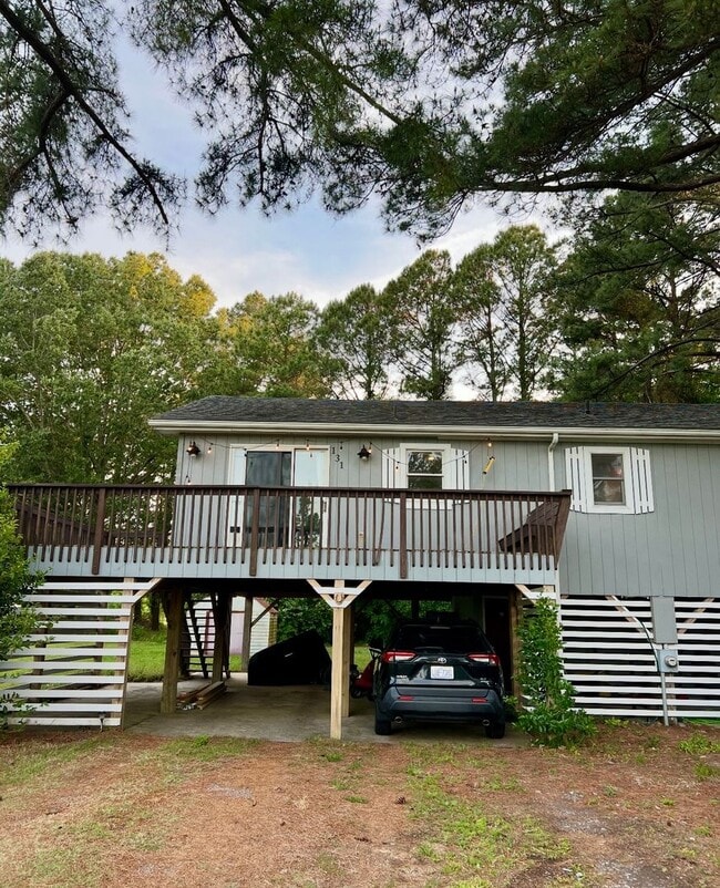 Building Photo - 131 River Shore Dr