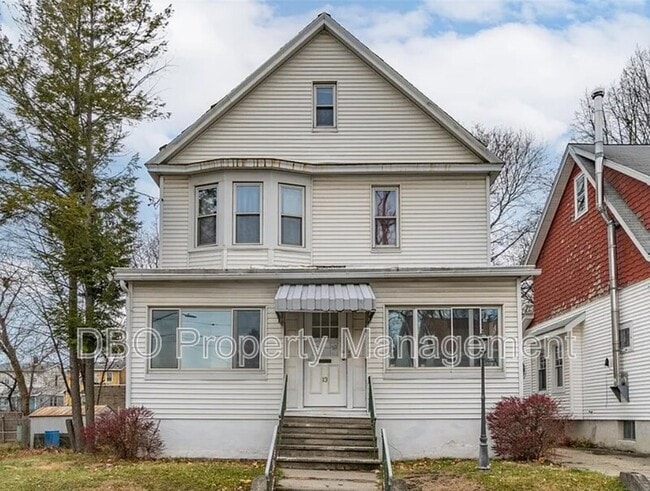 Building Photo - 13 S Marshall St Rental