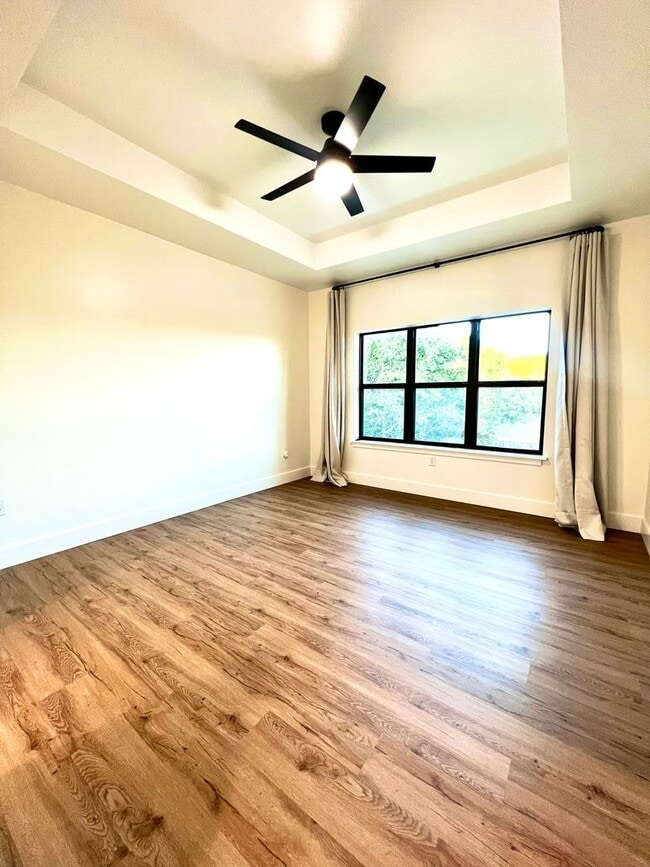 Photo - Gorgeous Modern Home In Village Glen