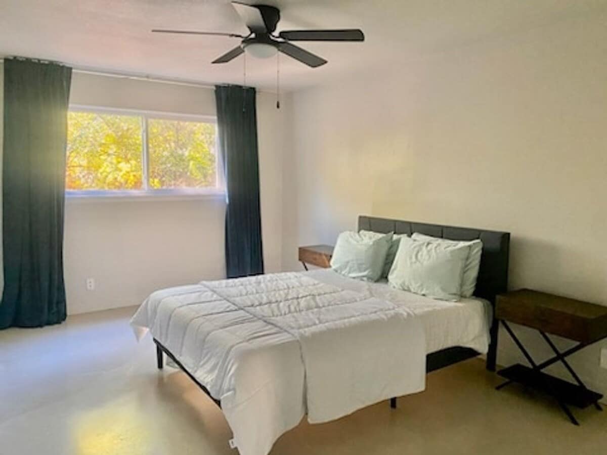 Photo - 2113 Courtney St