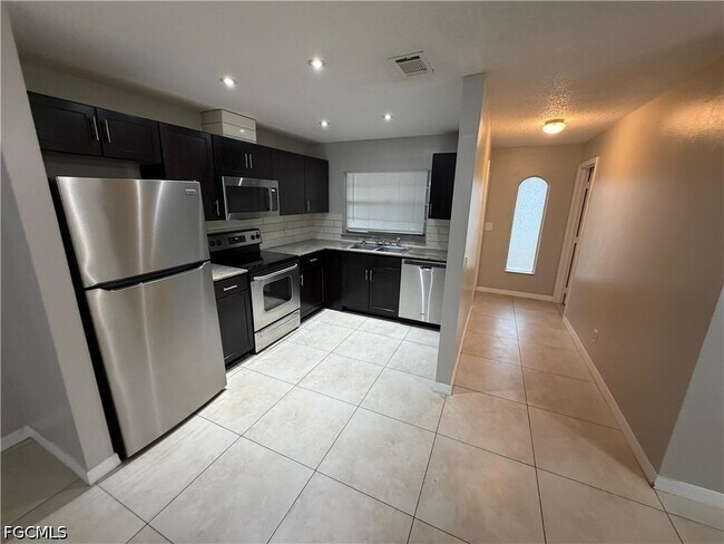 Photo - 702 SE 47th St