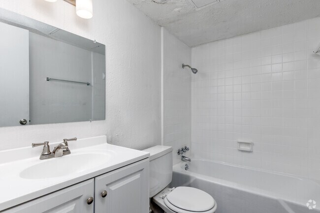 2BR, 2BA - 960SF | B2
