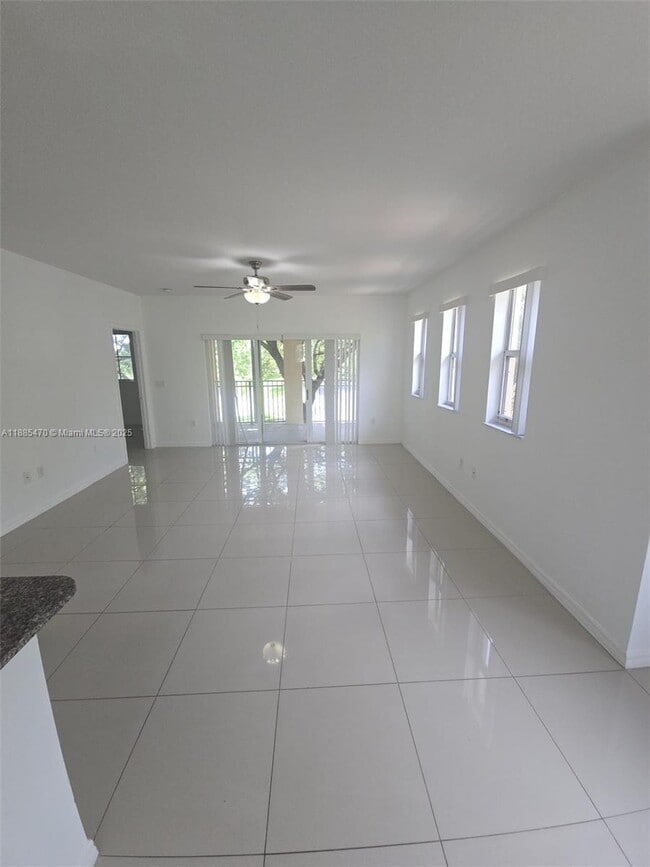 Building Photo - 2501 Centergate Dr Unit 204