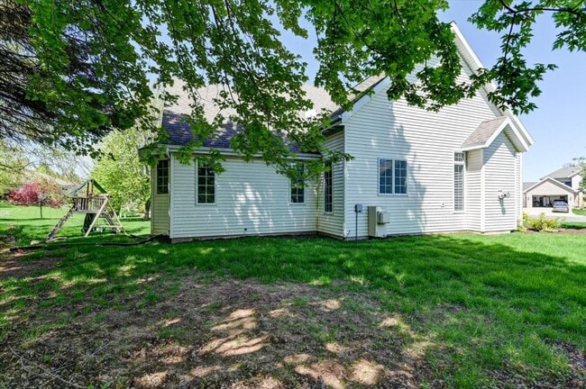 Photo - Beautifully updated 4 bedroom home in Southbridge, Waunakee