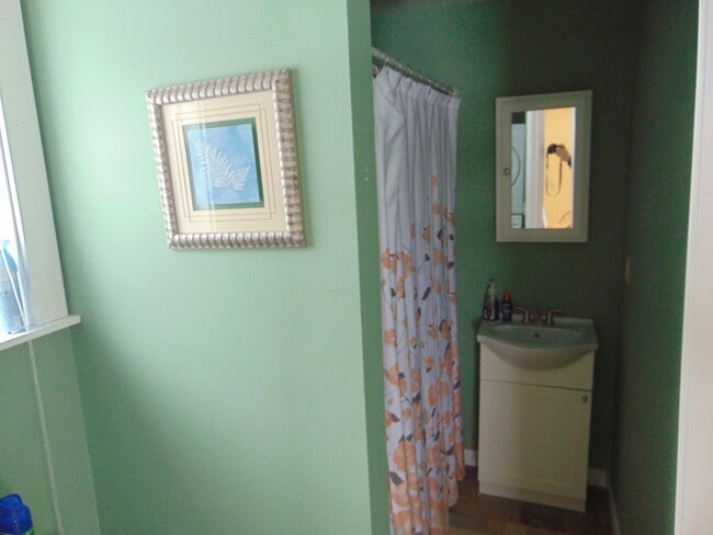 Photo - 851 Western Ave Unidad Apartment 1