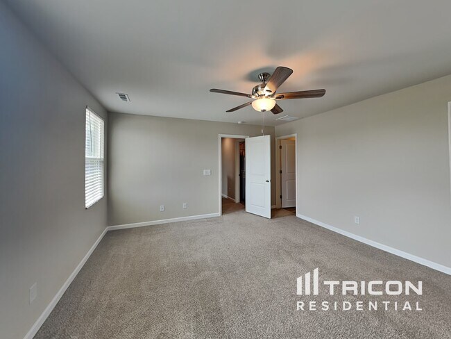 Photo - 3048 Dartmoor Pl