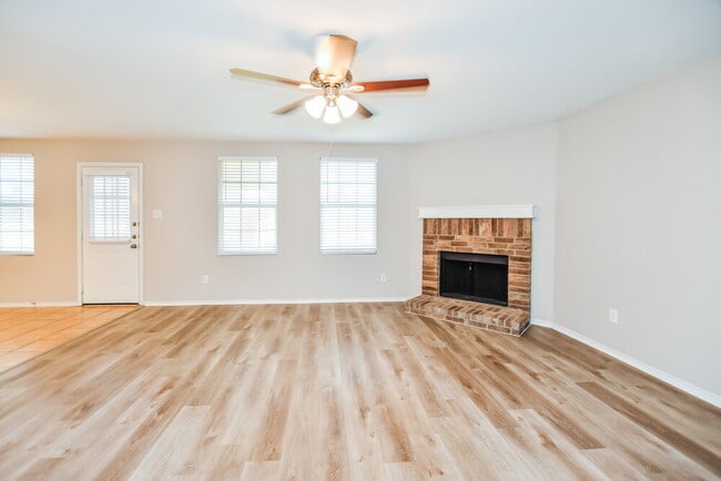 Photo - 1056 Bumble Bee Dr