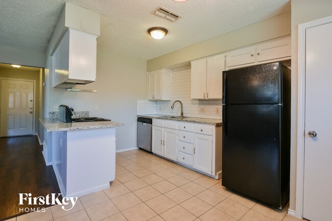 Photo - 7621 Clover Ln