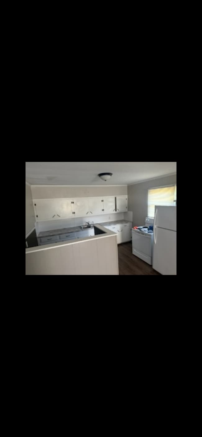 Photo - 1120 Erskine Rd