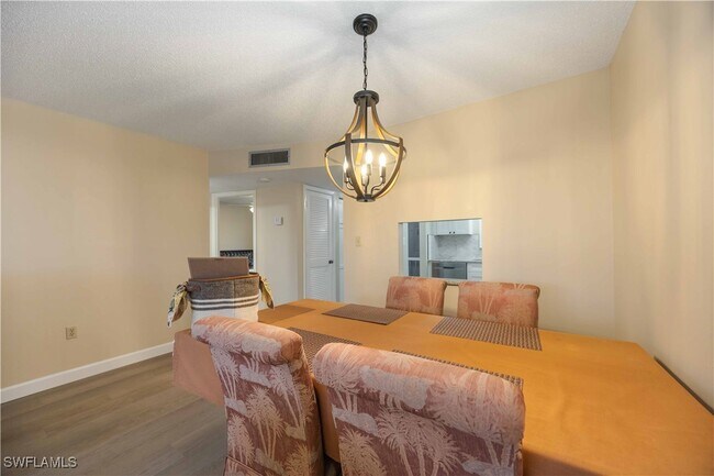 Photo - 300 Forest Lakes Blvd Unidad 210