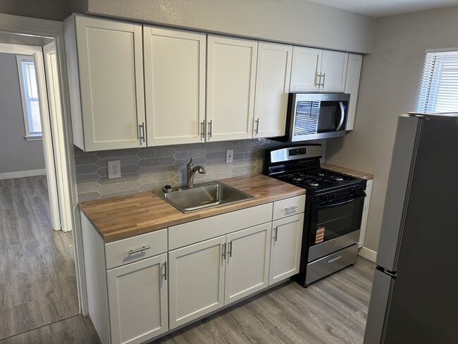 Photo - 9300 Ardmore Dr