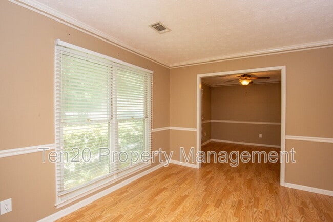 Photo - 1430 Lokey Dr