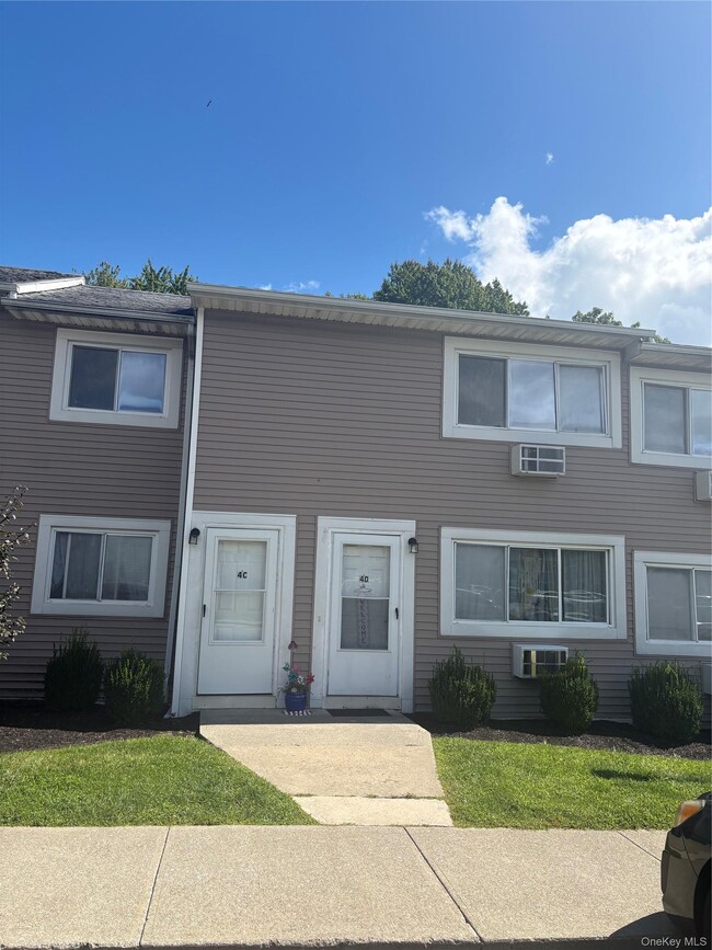 Photo - 4 Fishkill Glen Dr Unit C