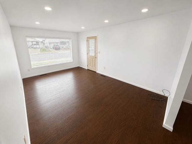 Photo - Newly Renovated 3 Bedroom Home with Bonus Family Room