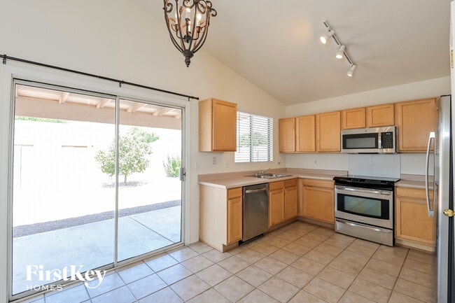 Photo - 3114 S Vaughn Dr