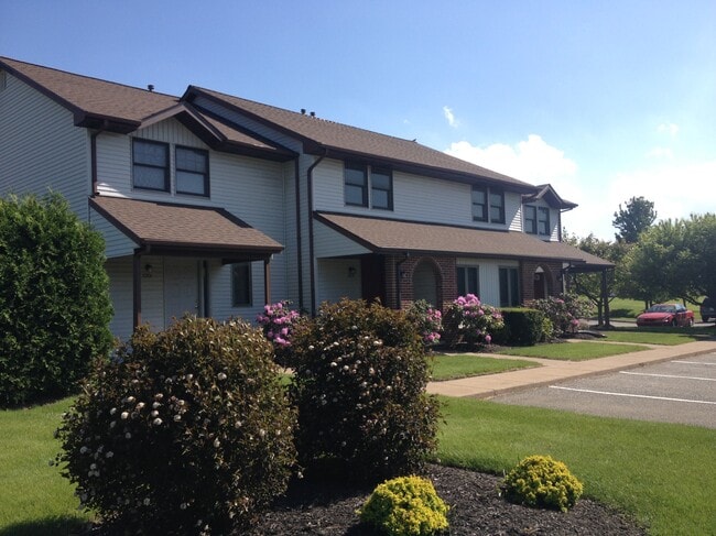 Building Photo - 2703 Vineyard Dr