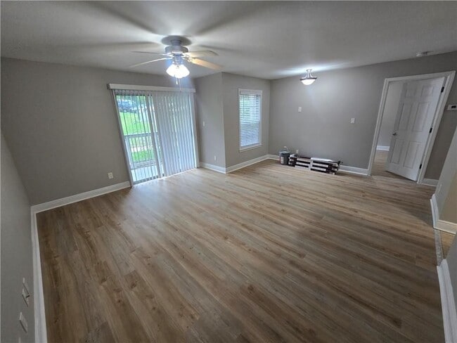 Building Photo - 2205 Santa Fe Pkwy