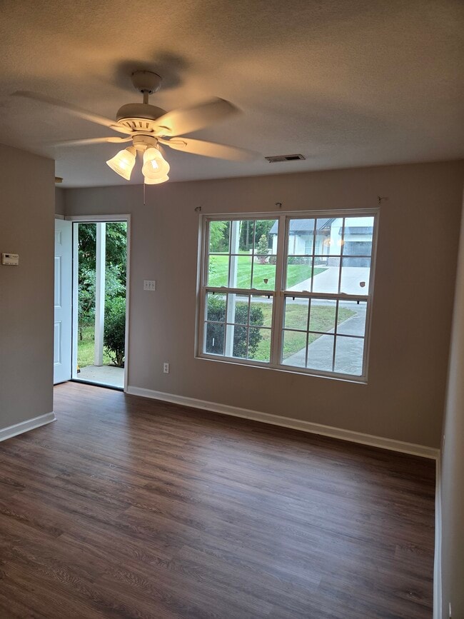 Photo - 3929 Acorn Dr
