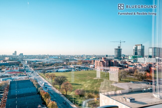 Photo - 625 W Division St Unidad FL12-ID870