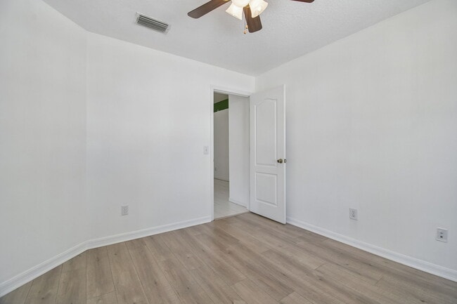 Photo - 7527 Oxford Garden Cir