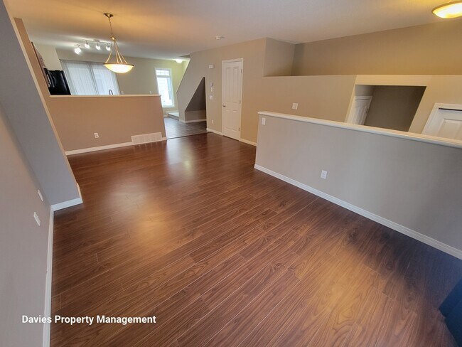 Photo - 1804-1870 70 St SW