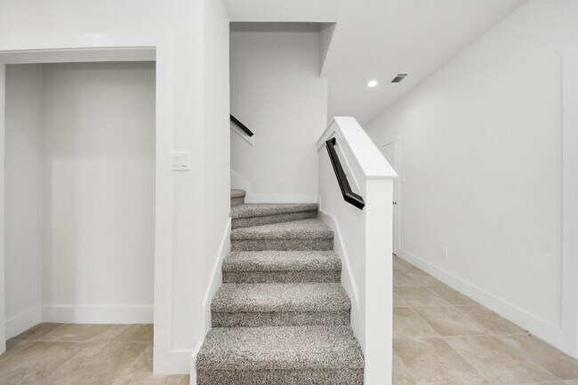 Photo - 1189 Rd 5100