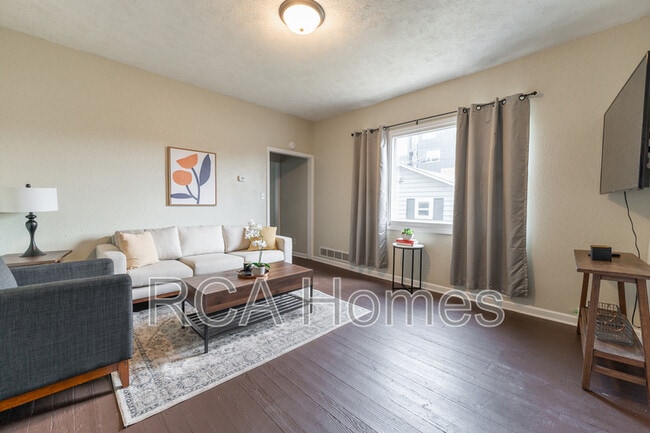 Photo - 1015 Olive St