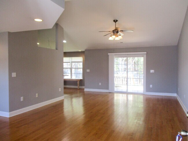 Photo - 2808 Blue Bell Ln