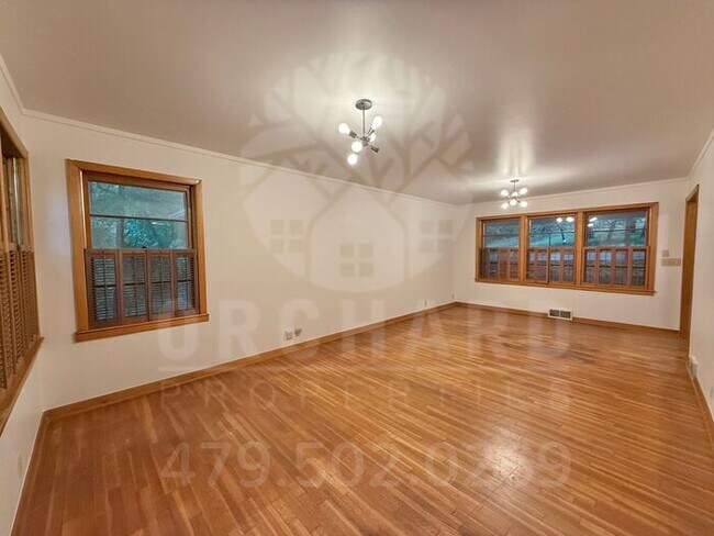 Photo - 3 bedroom, 2 Bath House Near University of...
