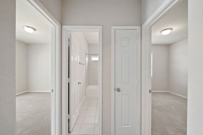 Building Photo - 6010 Kolle Dr