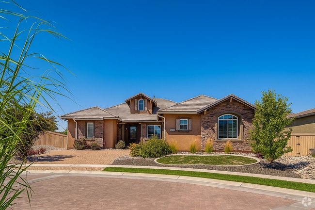 Building Photo - Executive Luxury Rental in South Reno