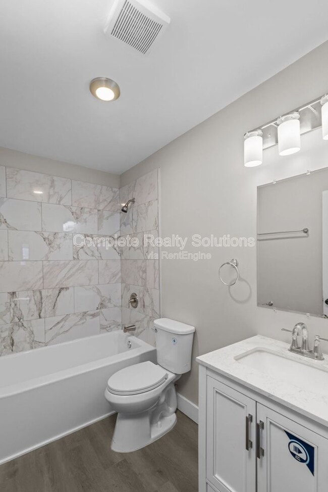 Photo - 2056 Coleridge Dr